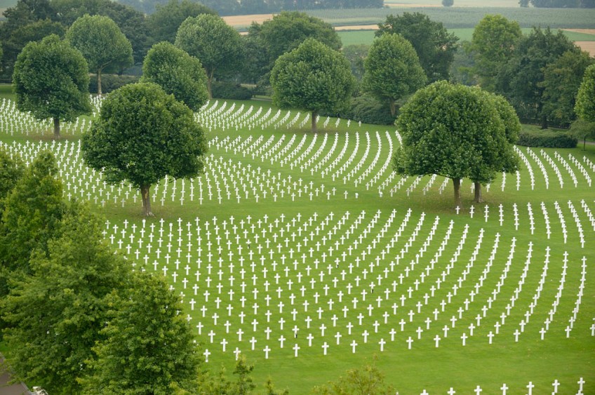 http://en.wikipedia.org/wiki/United_States_national_cemetery